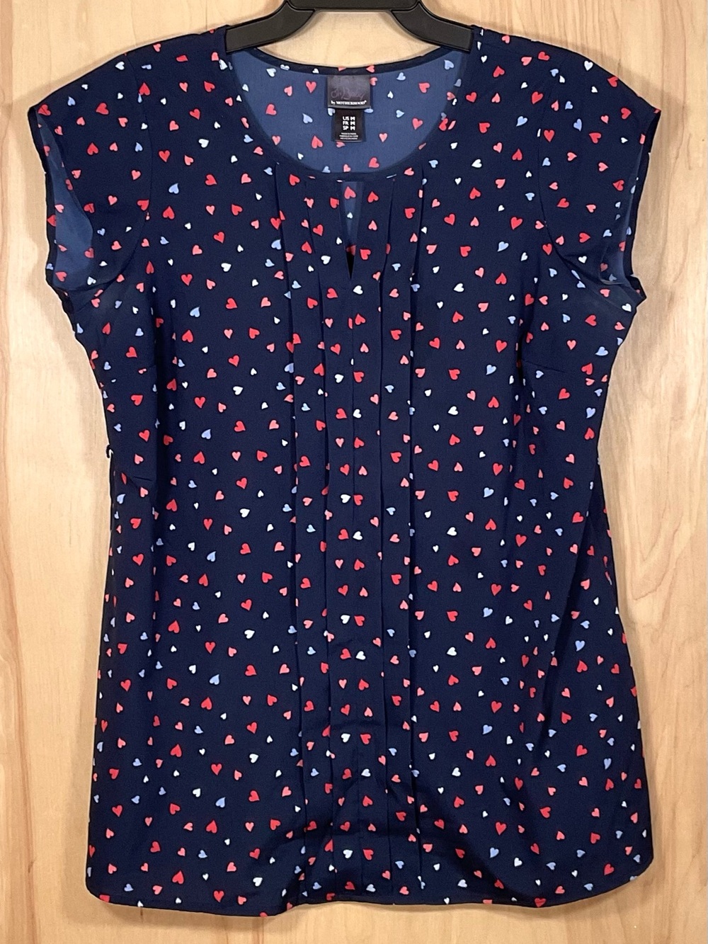 Oh Baby by Matherhood Cap Sleeve Heart Print Blouse - EUC